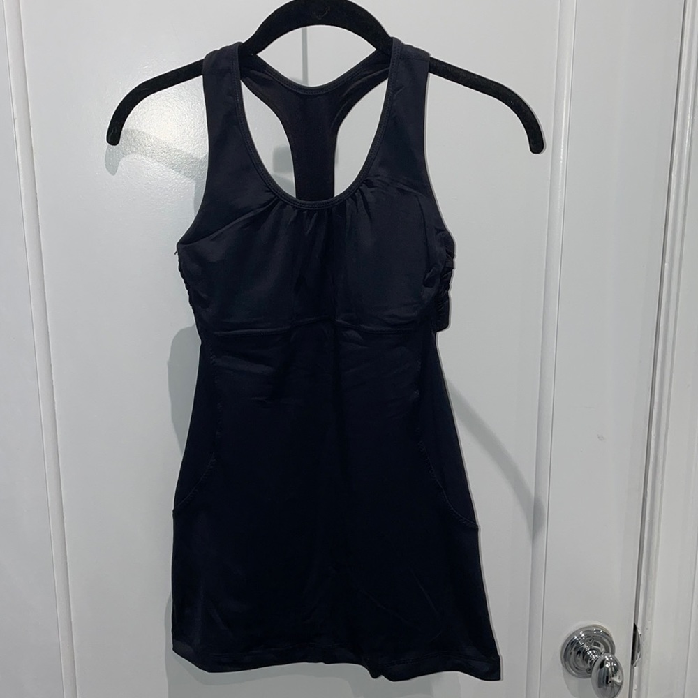 Lulu lemon black tank.